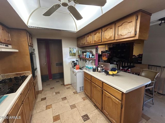 939 W MERCER Lane, Phoenix, AZ 85029
