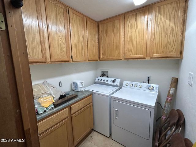 939 W MERCER Lane, Phoenix, AZ 85029