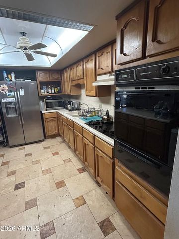 939 W MERCER Lane, Phoenix, AZ 85029