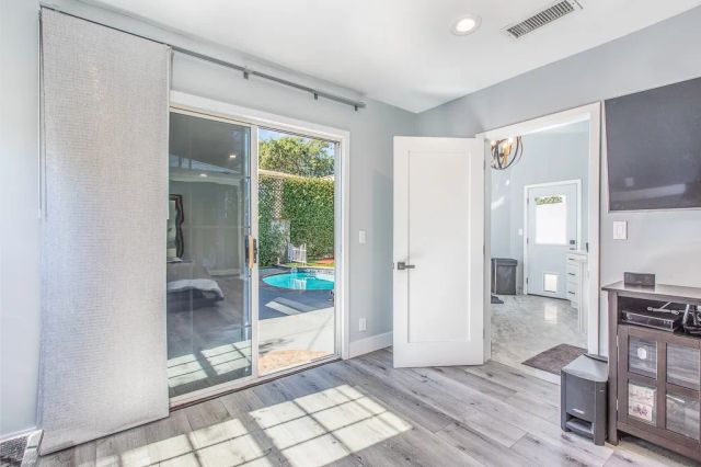 1207 Greenacre Avenue, West Hollywood, CA 90046