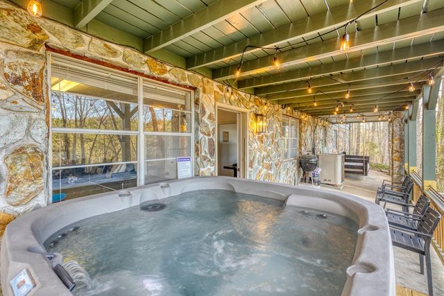 145 River Bend Lane, Blue Ridge, GA 30513