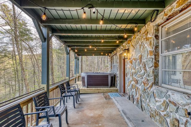 145 River Bend Lane, Blue Ridge, GA 30513