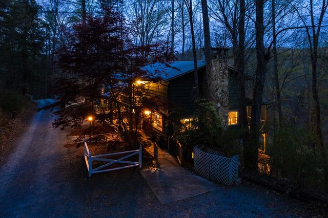 145 River Bend Lane, Blue Ridge, GA 30513