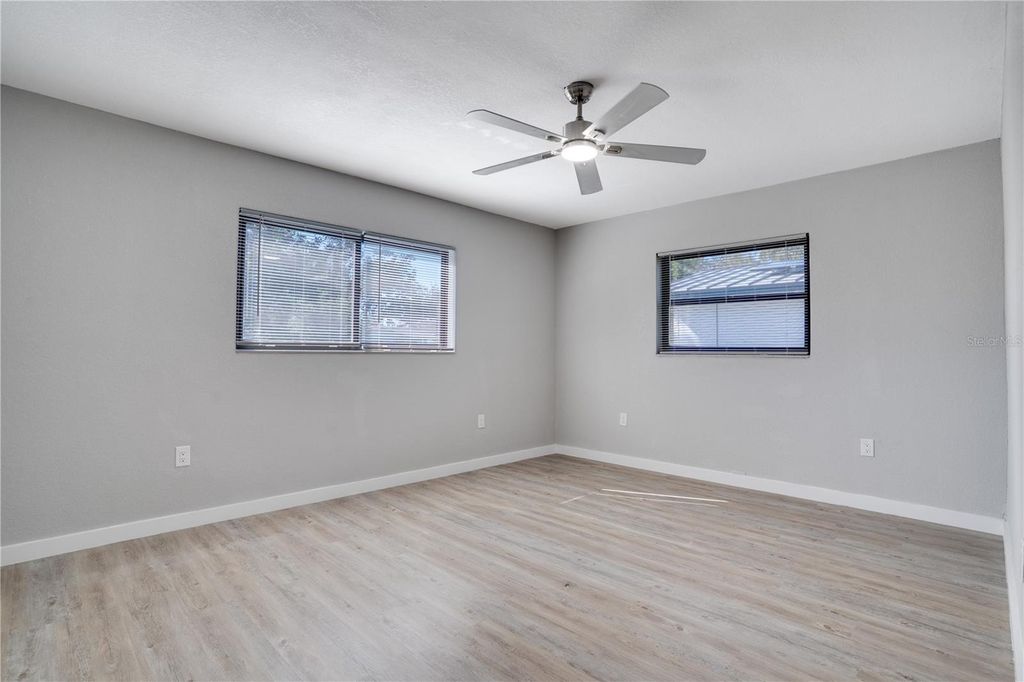 Image 17 of property listing at 13845 94TH AVENUE, Seminole, FL 33776