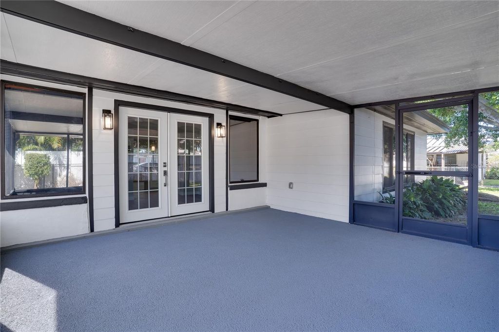 Image 28 of property listing at 13845 94TH AVENUE, Seminole, FL 33776