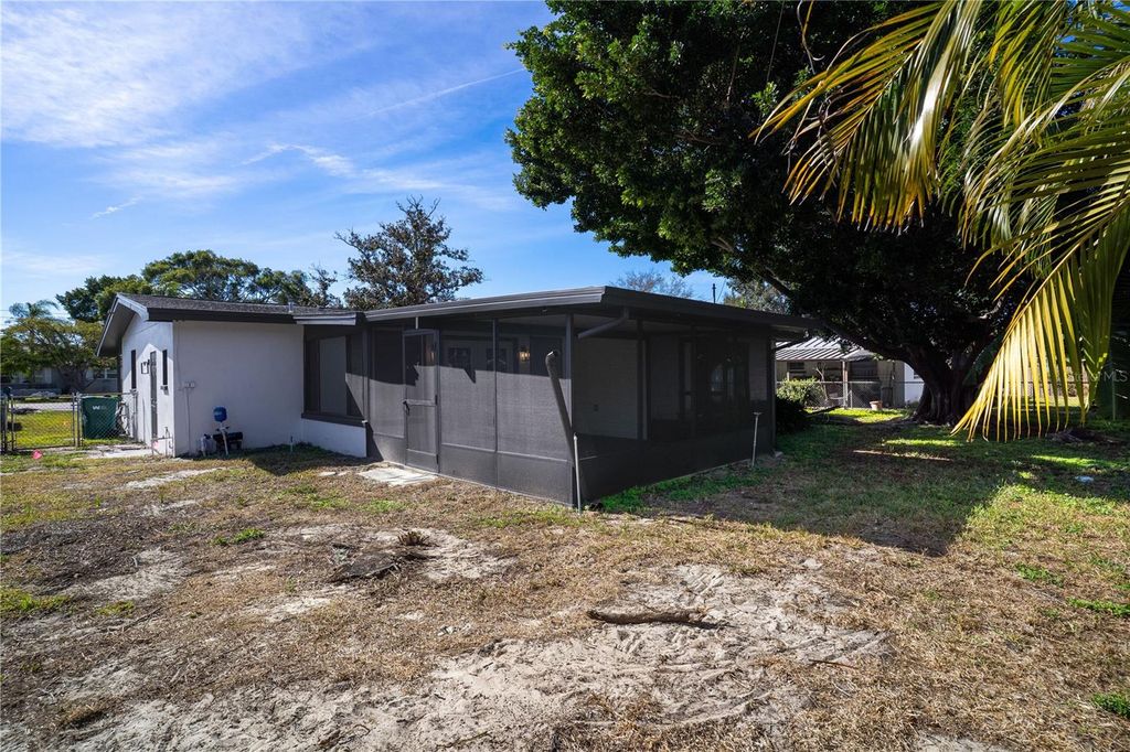 Image 29 of property listing at 13845 94TH AVENUE, Seminole, FL 33776