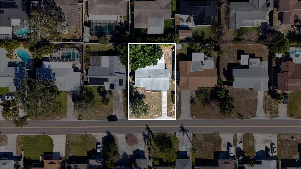 Image 31 of property listing at 13845 94TH AVENUE, Seminole, FL 33776