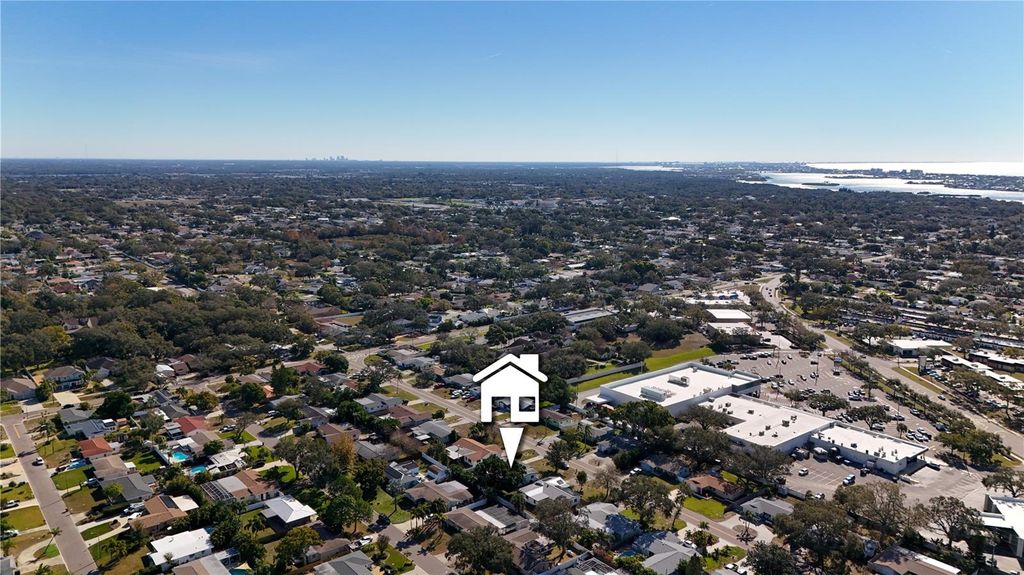 Image 34 of property listing at 13845 94TH AVENUE, Seminole, FL 33776