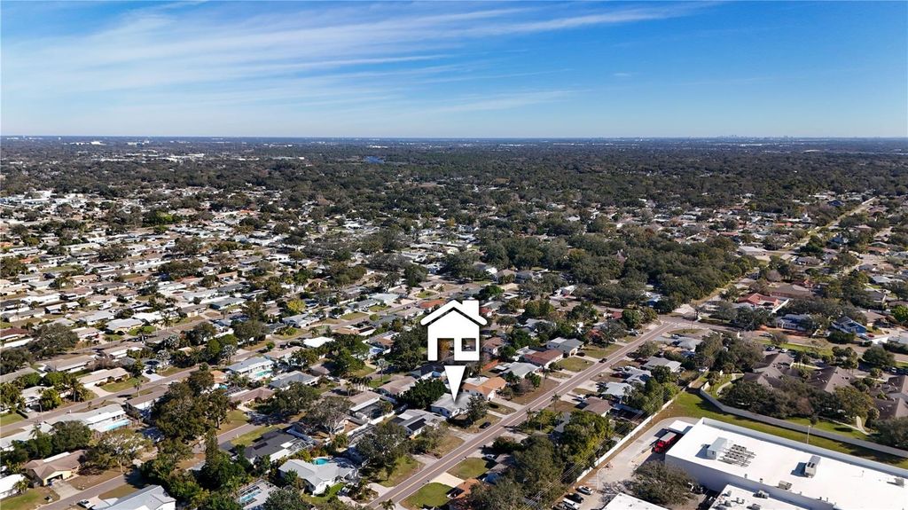 Image 35 of property listing at 13845 94TH AVENUE, Seminole, FL 33776