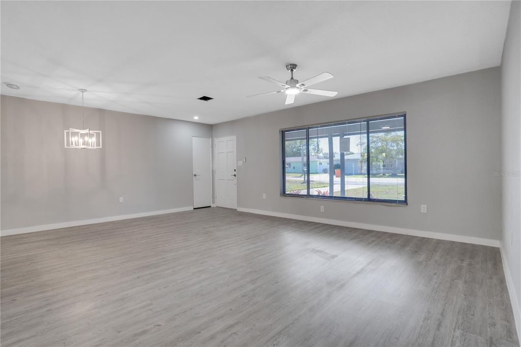 Image 5 of property listing at 13845 94TH AVENUE, Seminole, FL 33776