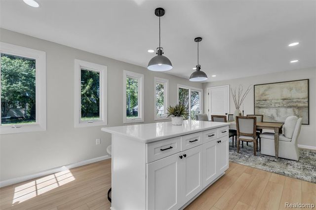 2890 Beland Avenue, Keego Harbor, MI 48320