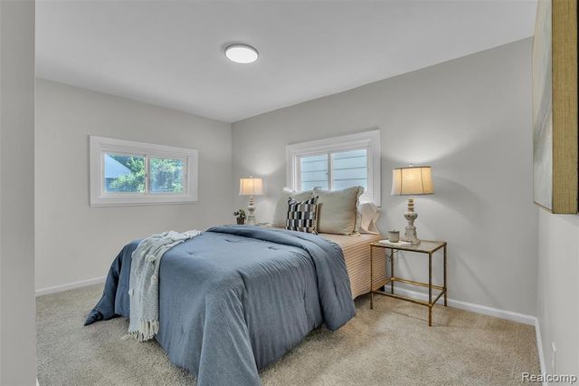 2890 Beland Avenue, Keego Harbor, MI 48320