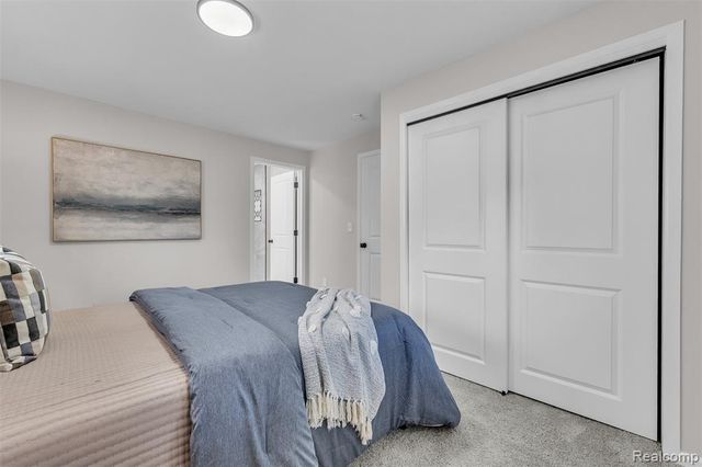 2890 Beland Avenue, Keego Harbor, MI 48320