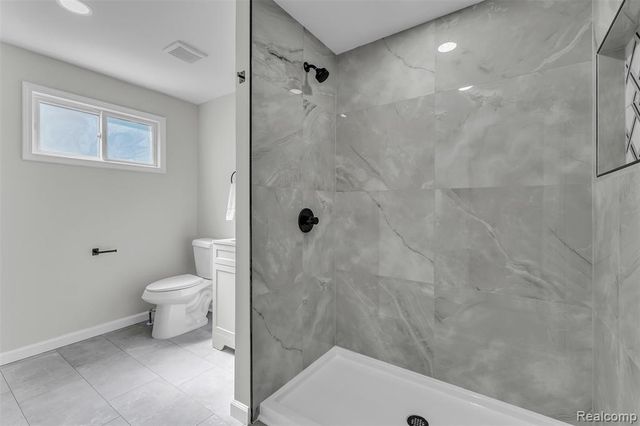 2890 Beland Avenue, Keego Harbor, MI 48320