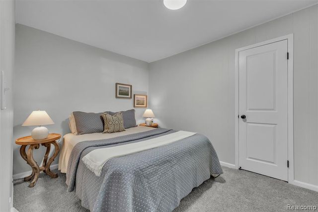 2890 Beland Avenue, Keego Harbor, MI 48320