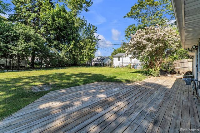 2890 Beland Avenue, Keego Harbor, MI 48320