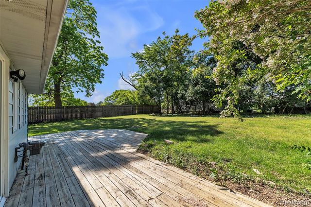2890 Beland Avenue, Keego Harbor, MI 48320