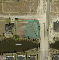 2 NW 9th ST, Cape Coral, FL 33993