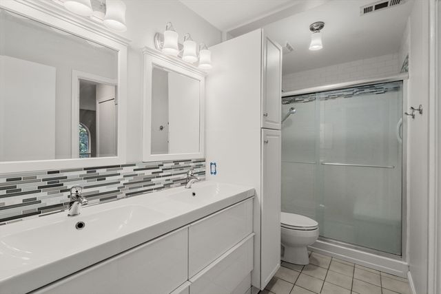 171 Swanton St 7, Winchester, MA 01890