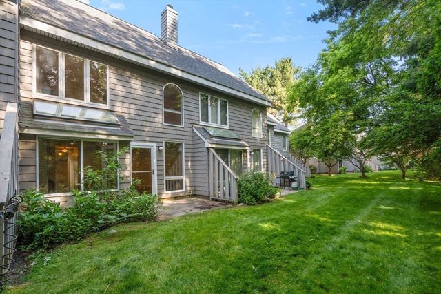 171 Swanton St 7, Winchester, MA 01890