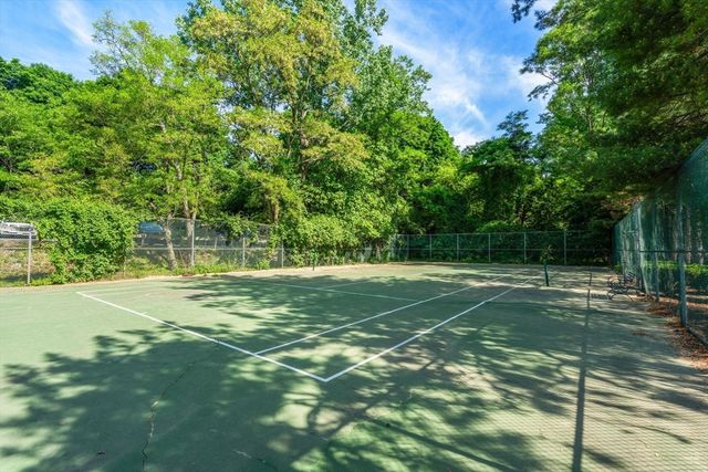 171 Swanton St 7, Winchester, MA 01890