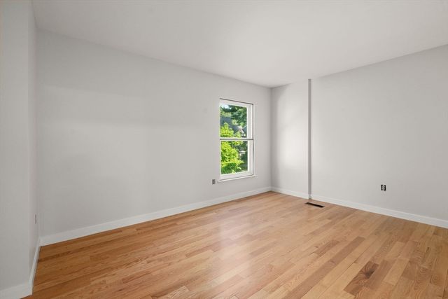171 Swanton St 7, Winchester, MA 01890