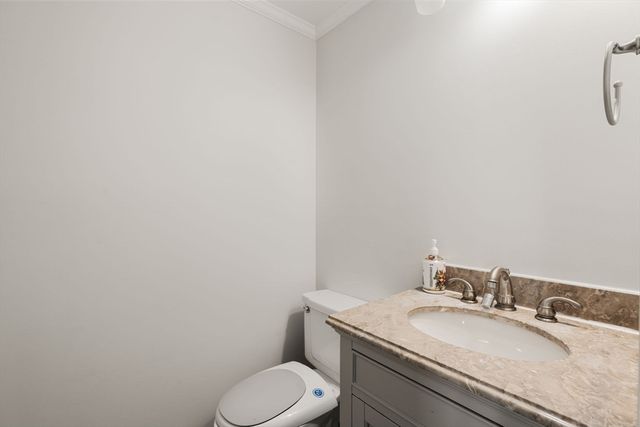 171 Swanton St 7, Winchester, MA 01890