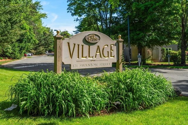 171 Swanton St 7, Winchester, MA 01890