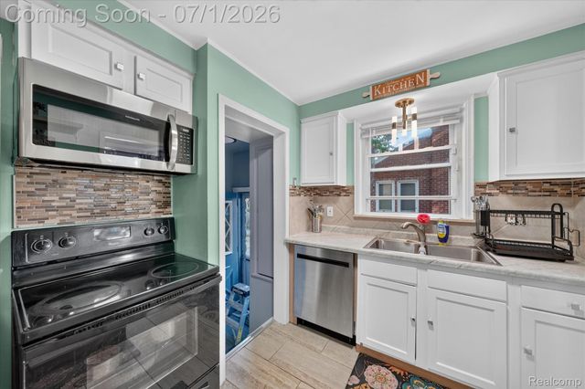 3555 Syracuse Street, Dearborn, MI 48124
