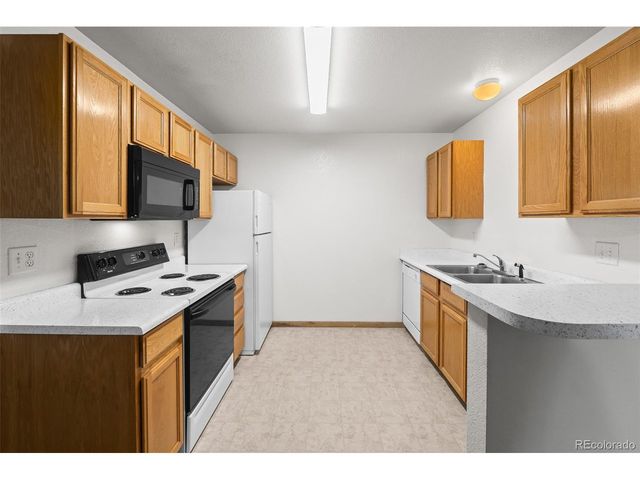 1221 University Ave A201, Fort Collins, CO 80521