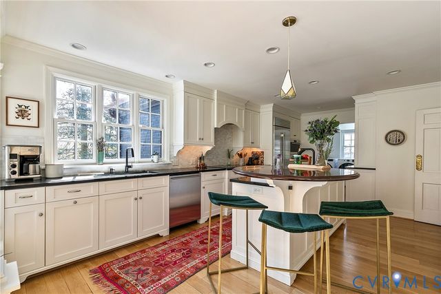 211 Wood Rd, Henrico, VA 23229