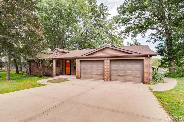 1361 Biscay Drive, Edwardsville, IL 62025