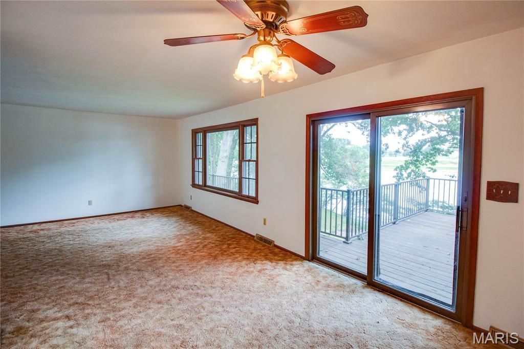 Image 17 of property listing at 1361 Biscay Drive, Edwardsville, IL 62025