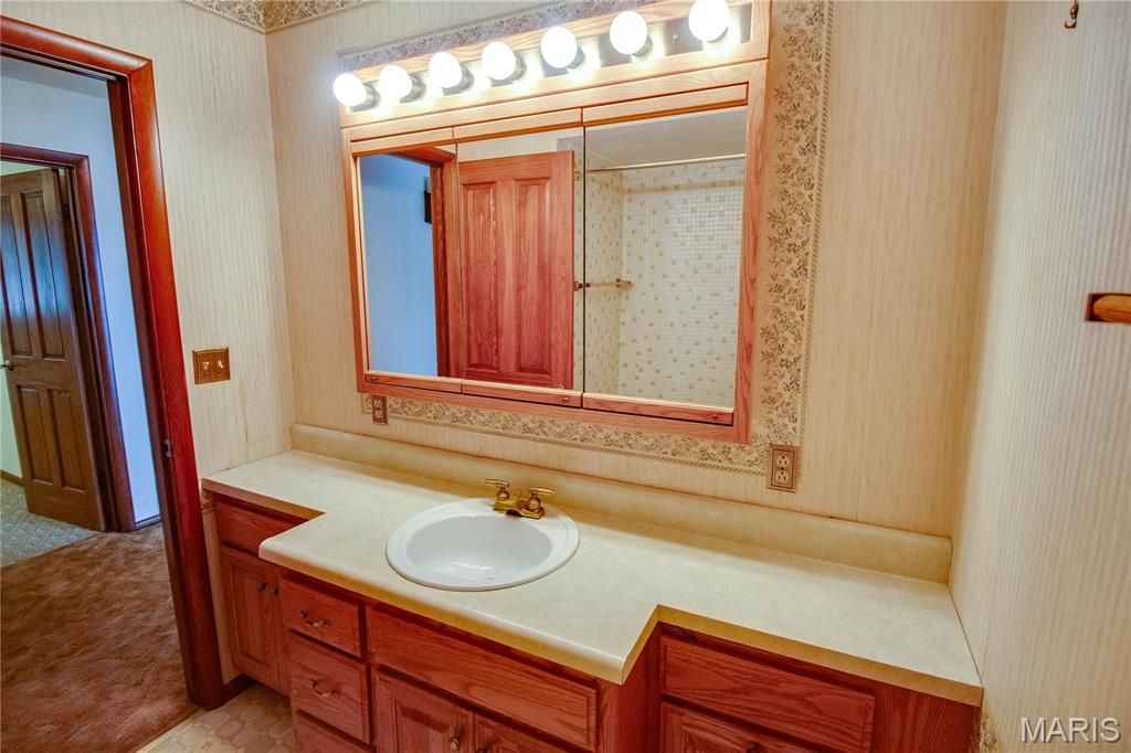 Image 25 of property listing at 1361 Biscay Drive, Edwardsville, IL 62025