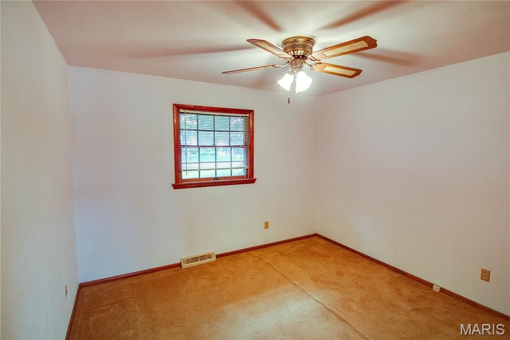 Image 31 of property listing at 1361 Biscay Drive, Edwardsville, IL 62025