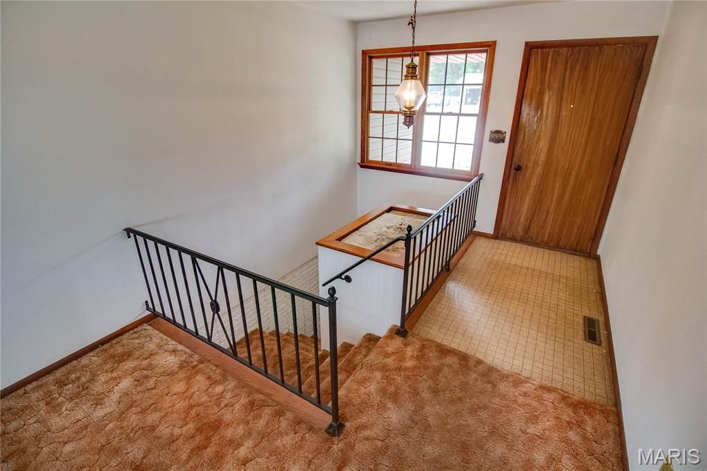 Image 35 of property listing at 1361 Biscay Drive, Edwardsville, IL 62025