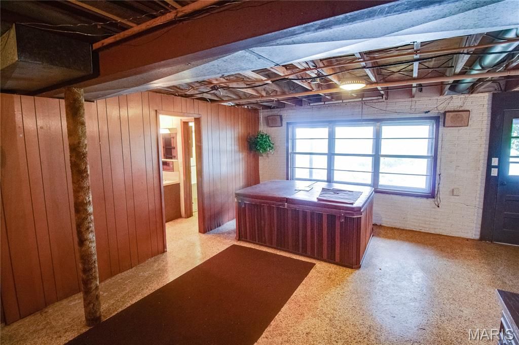 Image 37 of property listing at 1361 Biscay Drive, Edwardsville, IL 62025