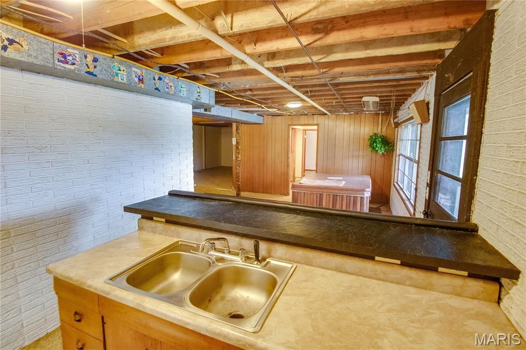 Image 39 of property listing at 1361 Biscay Drive, Edwardsville, IL 62025