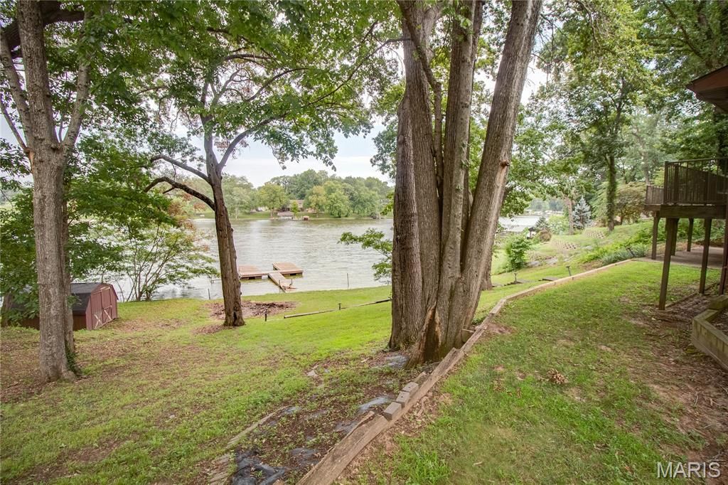 Image 49 of property listing at 1361 Biscay Drive, Edwardsville, IL 62025