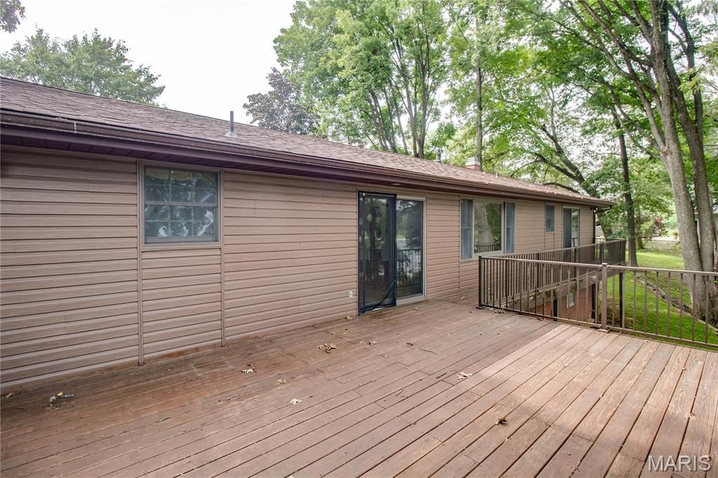 Image 54 of property listing at 1361 Biscay Drive, Edwardsville, IL 62025