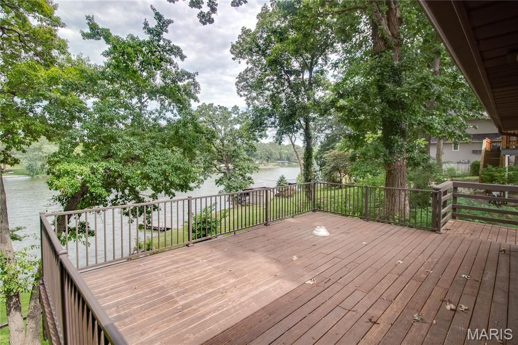 Image 56 of property listing at 1361 Biscay Drive, Edwardsville, IL 62025