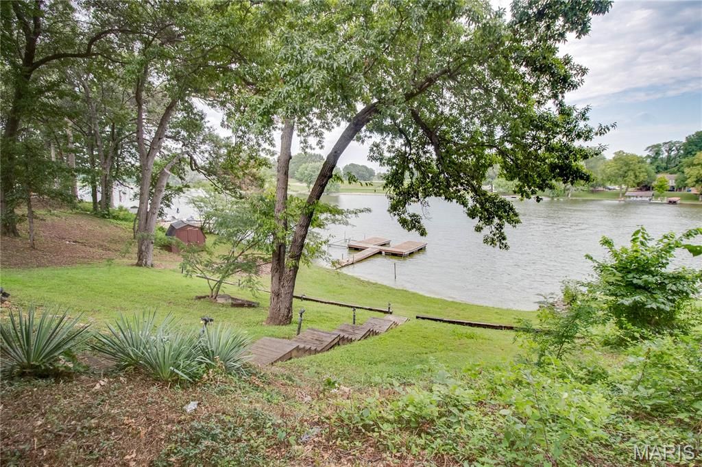 Image 59 of property listing at 1361 Biscay Drive, Edwardsville, IL 62025