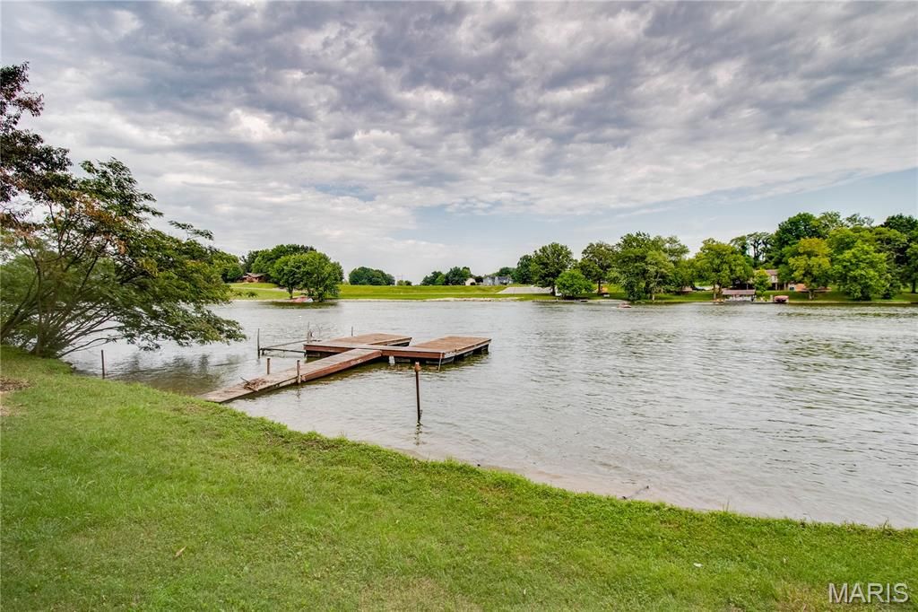 Image 61 of property listing at 1361 Biscay Drive, Edwardsville, IL 62025