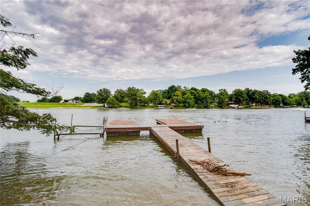 Image 62 of property listing at 1361 Biscay Drive, Edwardsville, IL 62025