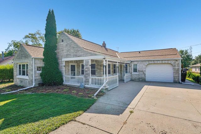 3141 W Bottsford AVENUE, Greenfield, WI 53221