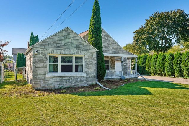 3141 W Bottsford AVENUE, Greenfield, WI 53221