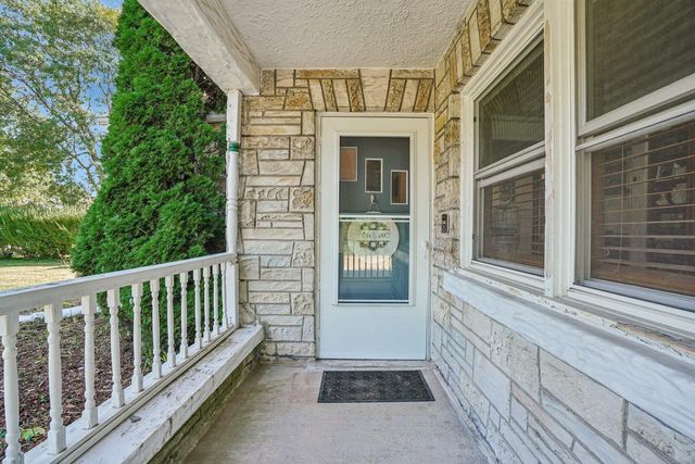 3141 W Bottsford AVENUE, Greenfield, WI 53221
