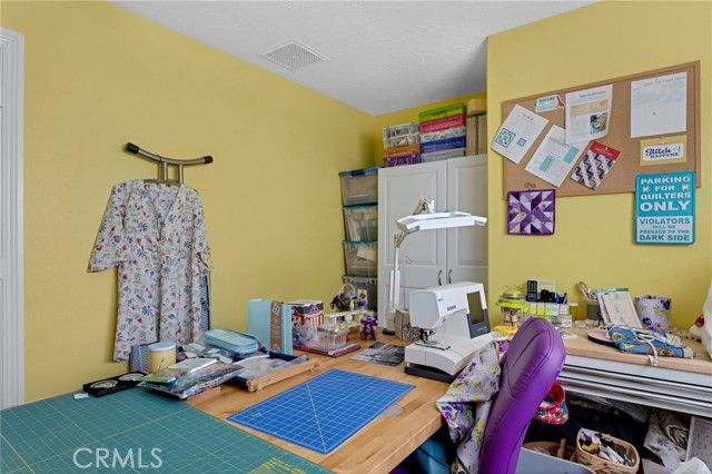 25850 Mountain View, Apple Valley, CA 92308