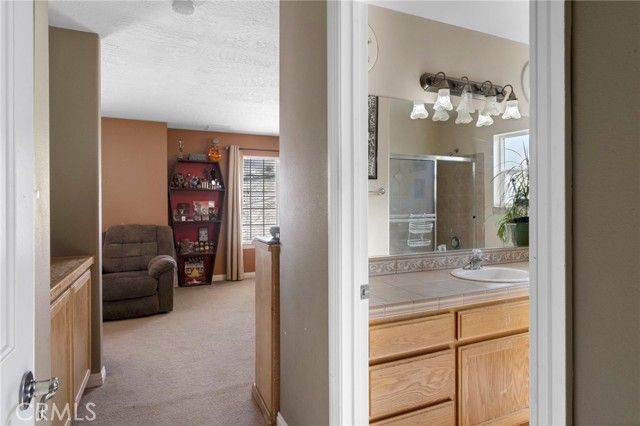 25850 Mountain View, Apple Valley, CA 92308