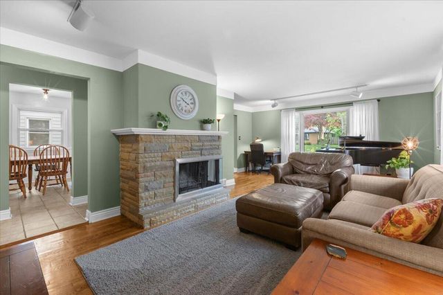 1730 Cambridge Drive SE, Grand Rapids, MI 49506